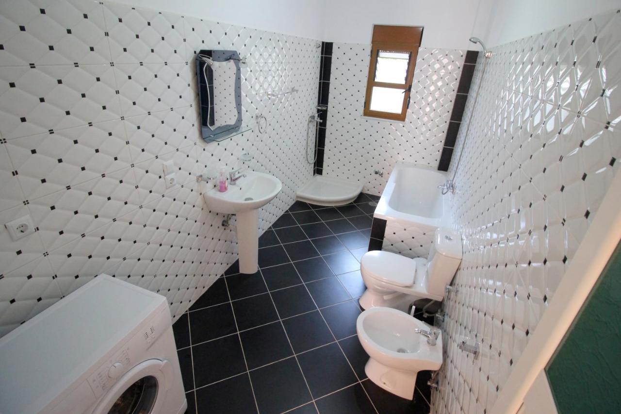 Villa 24 Sarande Bagian luar foto