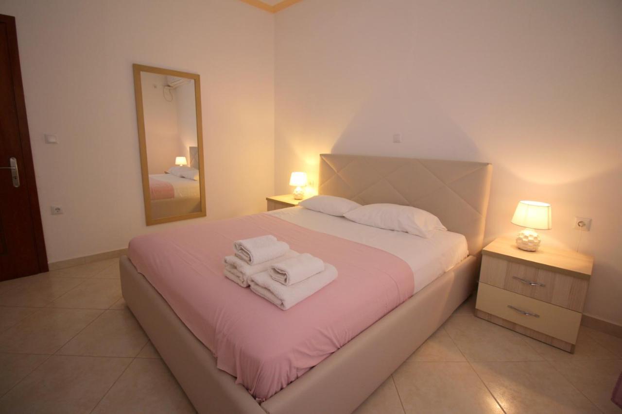 Villa 24 Sarande Bagian luar foto