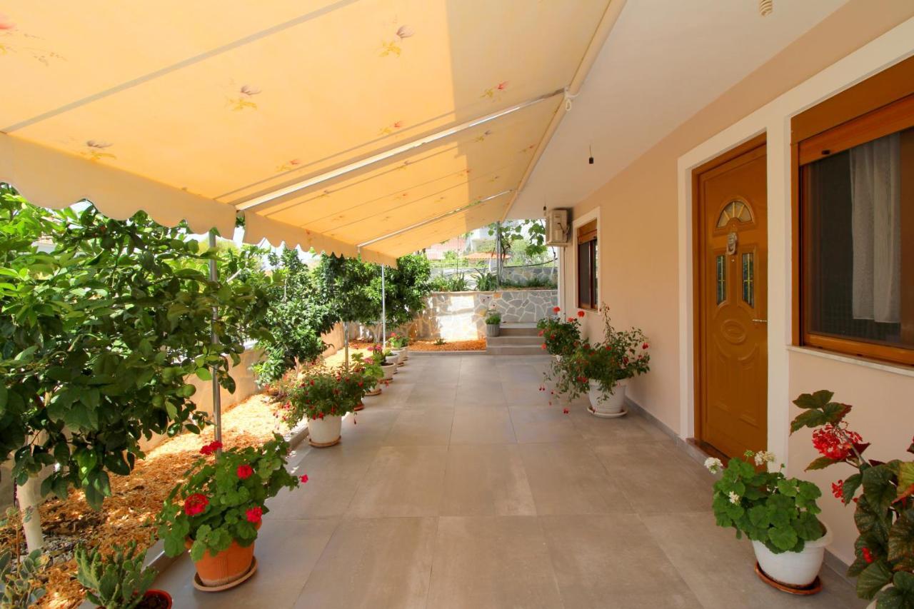 Villa 24 Sarande Bagian luar foto
