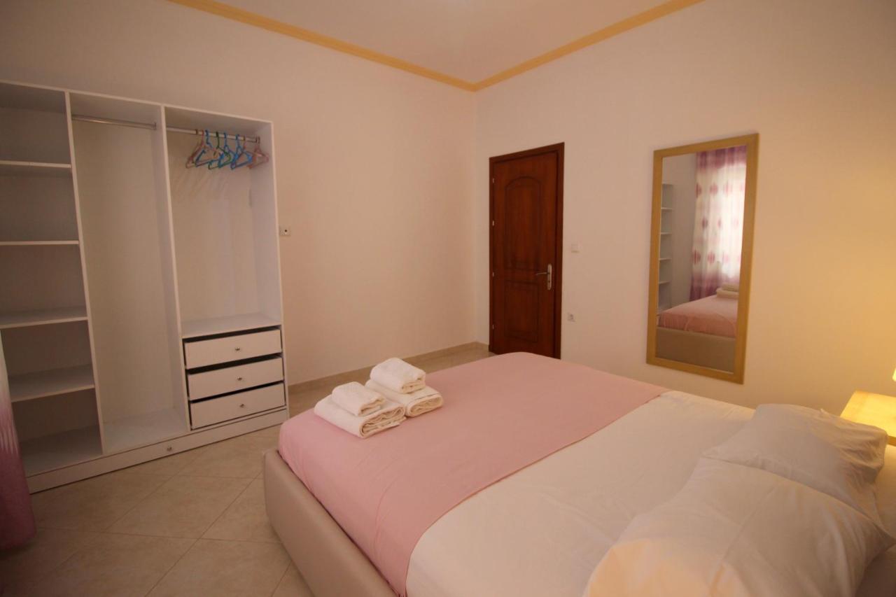 Villa 24 Sarande Bagian luar foto